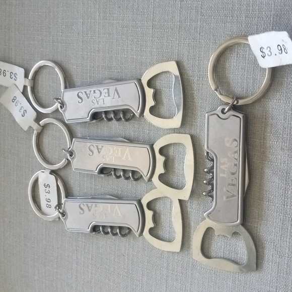 8 Las Vegas Multi Tool KeyRing Bottle Opener Corkscrew New - Picture 1 of 7